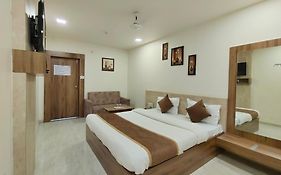 Hotel Palm Residency